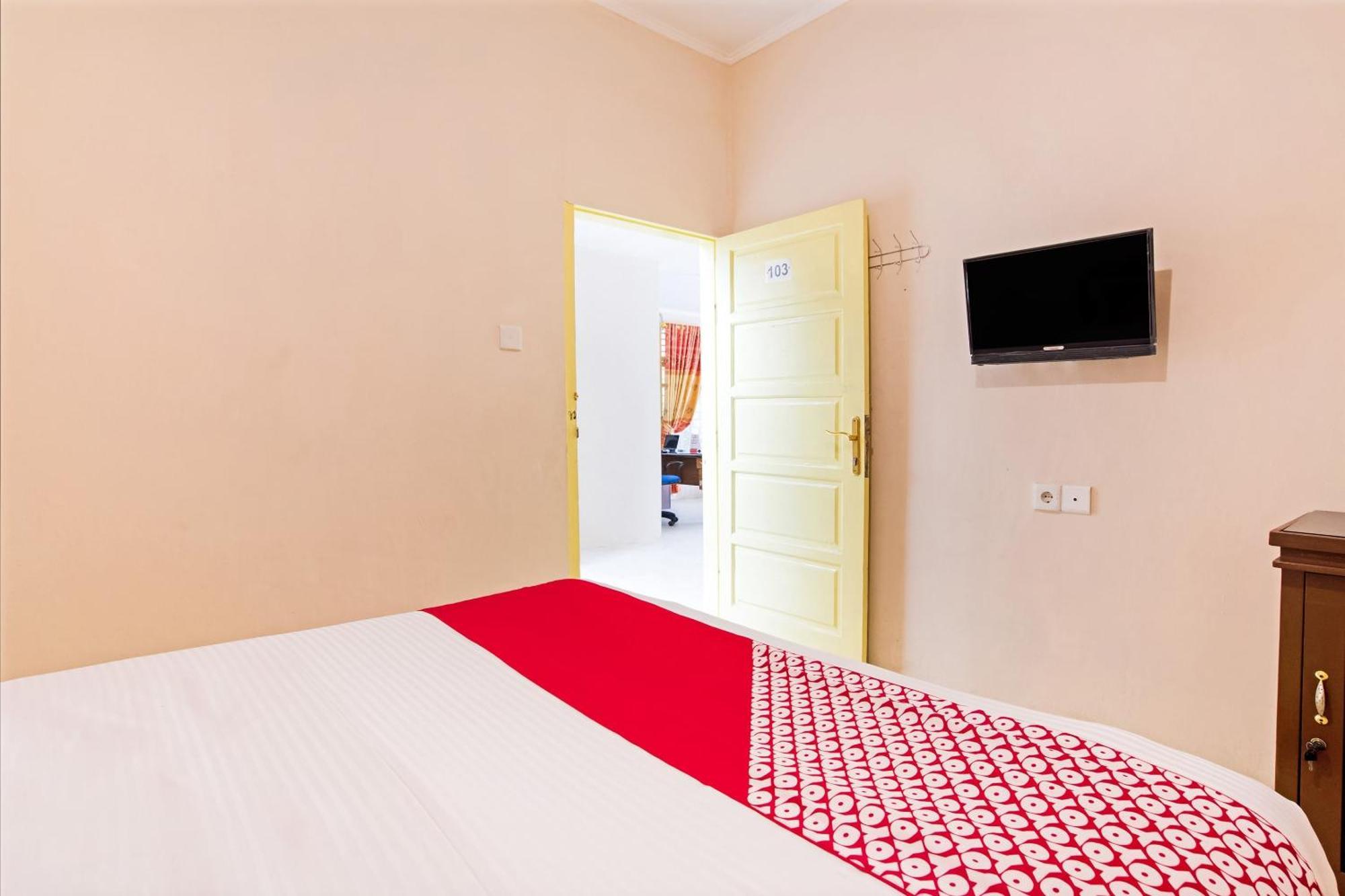 Oyo 3252 Lansano Residence Syariah Padang  Luaran gambar